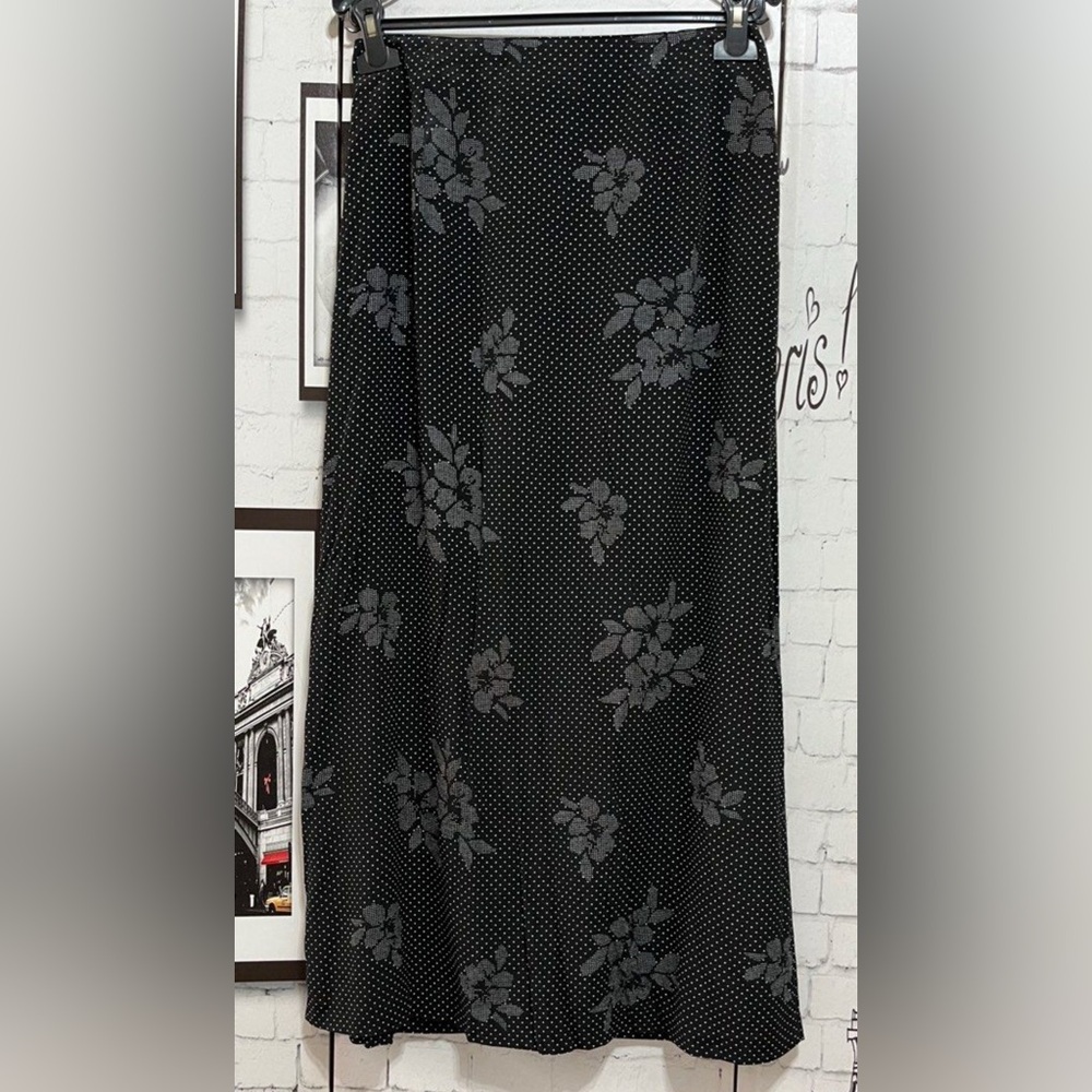 •LIZ CLAIBORNE•BLACK & GRAY FLORAL & MICRO POLKADOT MIDI SKIRT SIZE 10 PETITE - Picture 3 of 8